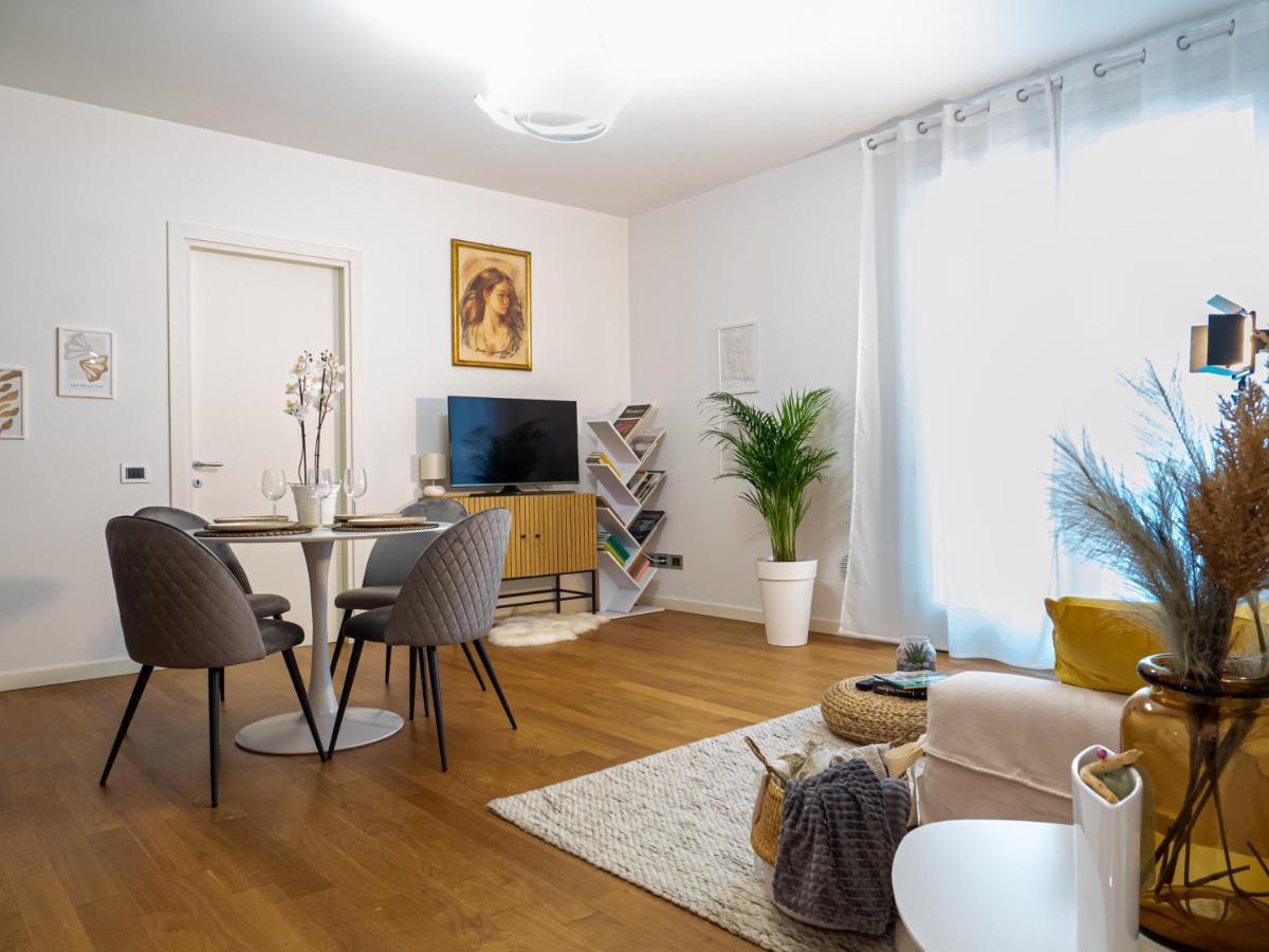 Maison Blanche: Appartamento Elegante Con Parcheggio Privato Mantua Exterior foto