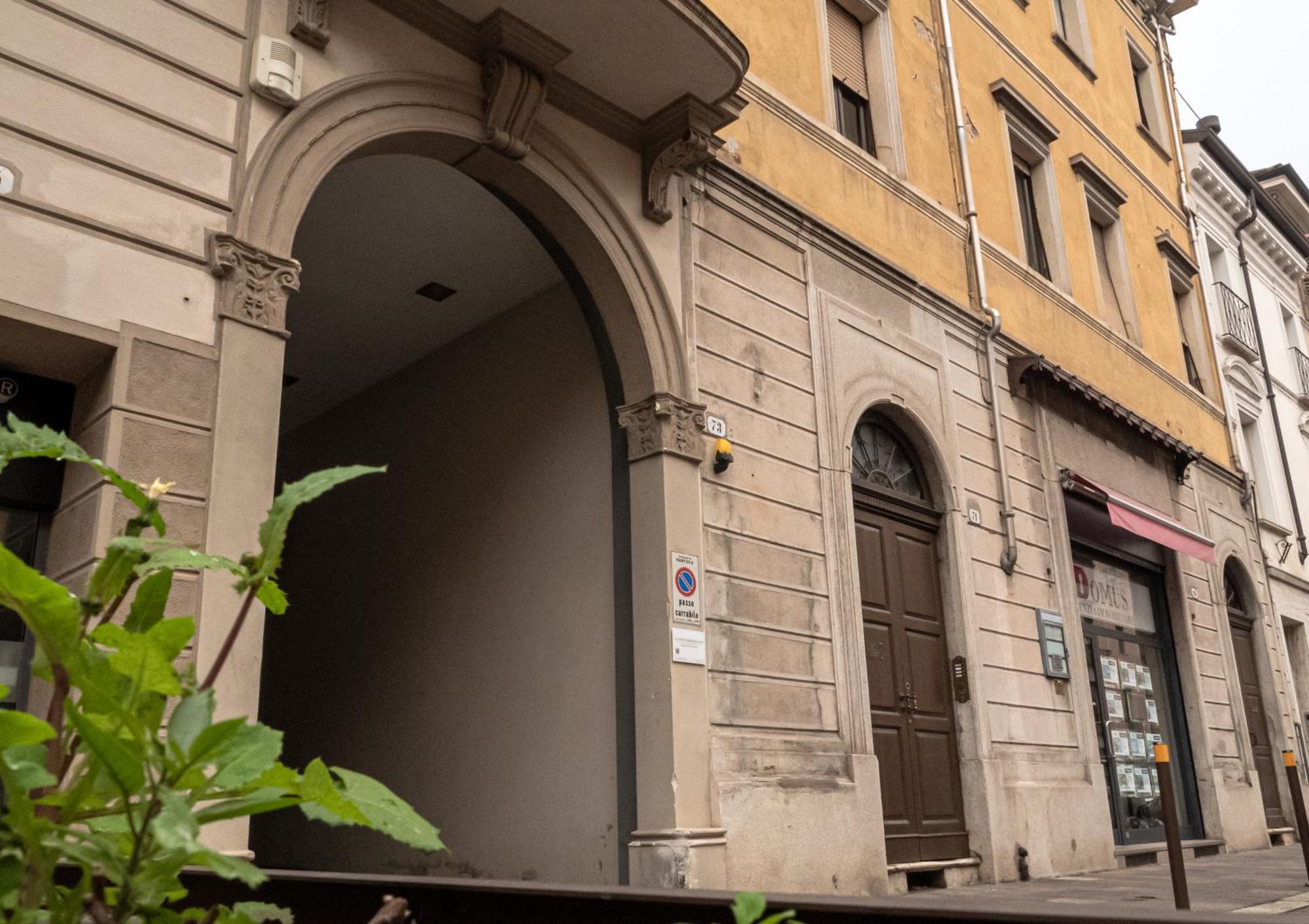 Maison Blanche: Appartamento Elegante Con Parcheggio Privato Mantua Exterior foto